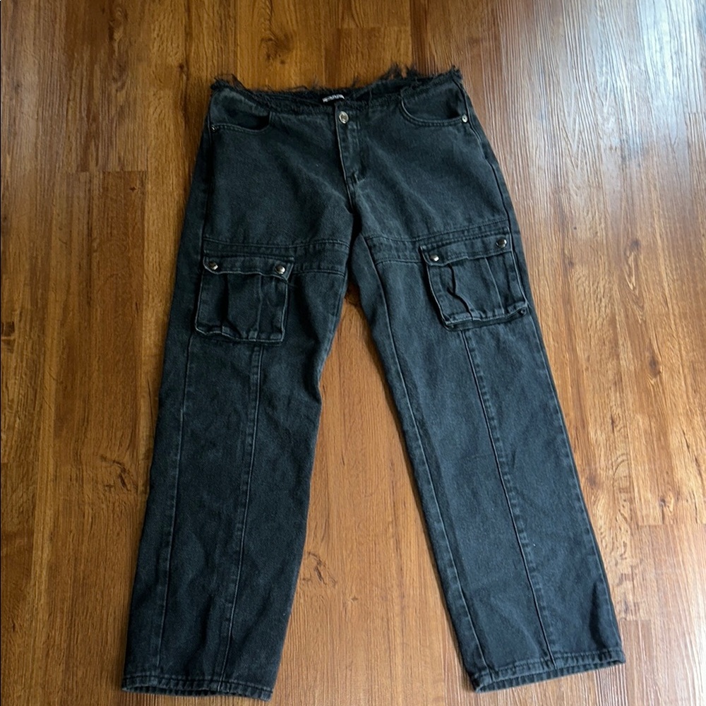 PrettyLittleThing WASHED BLACK FRAYED WAISTBAND CARGO POCKET
JEANS